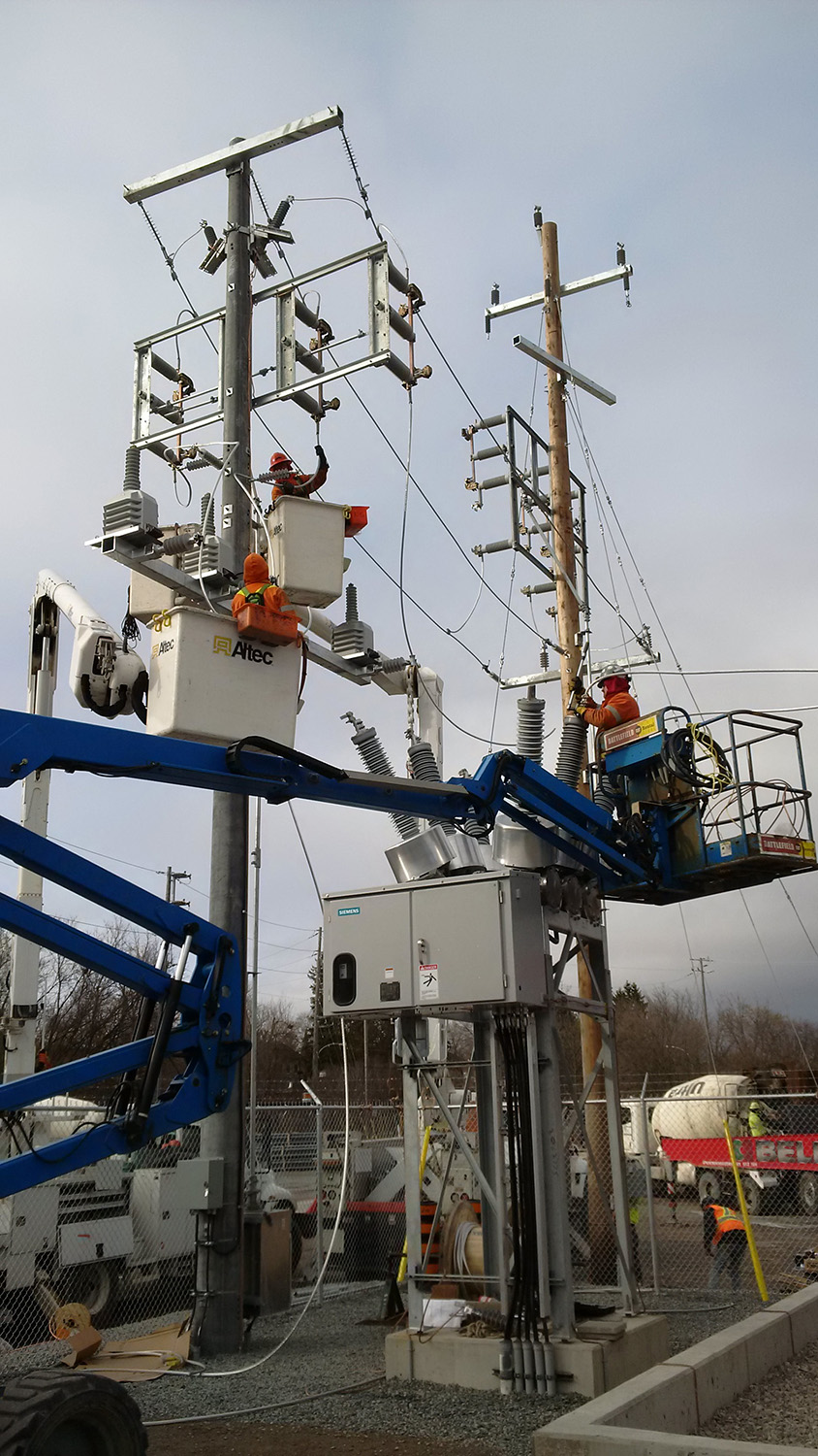 workers working on powerlines
